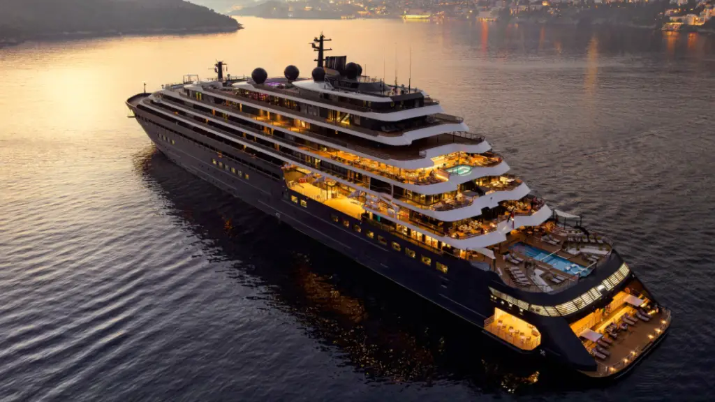 Ritz-carlton-yacht-02