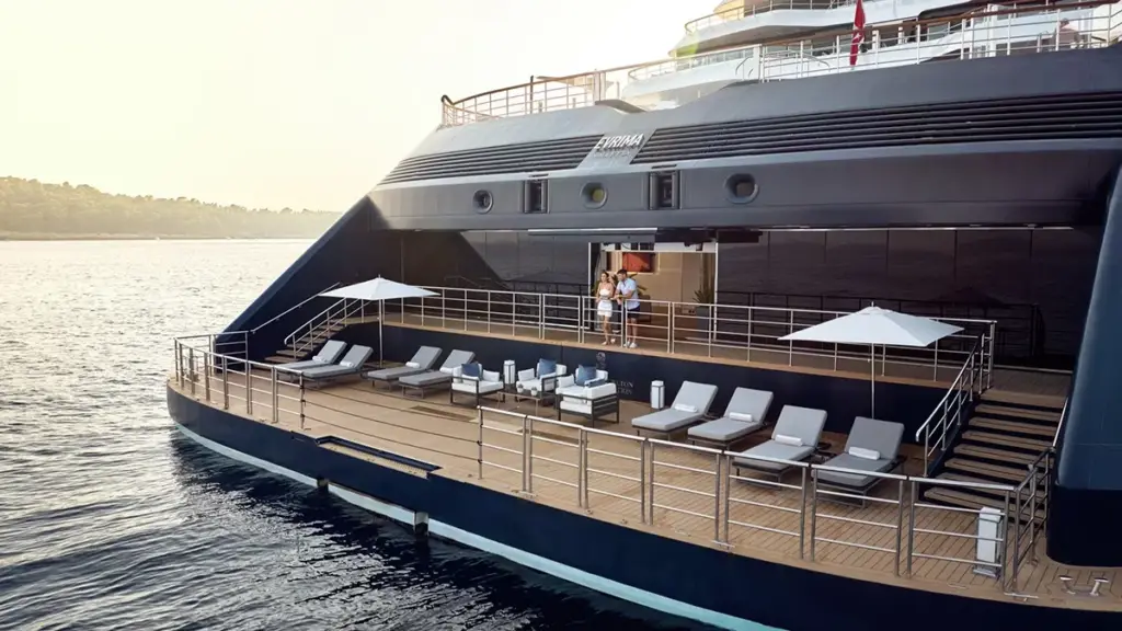 Ritz-carlton-yacht-05